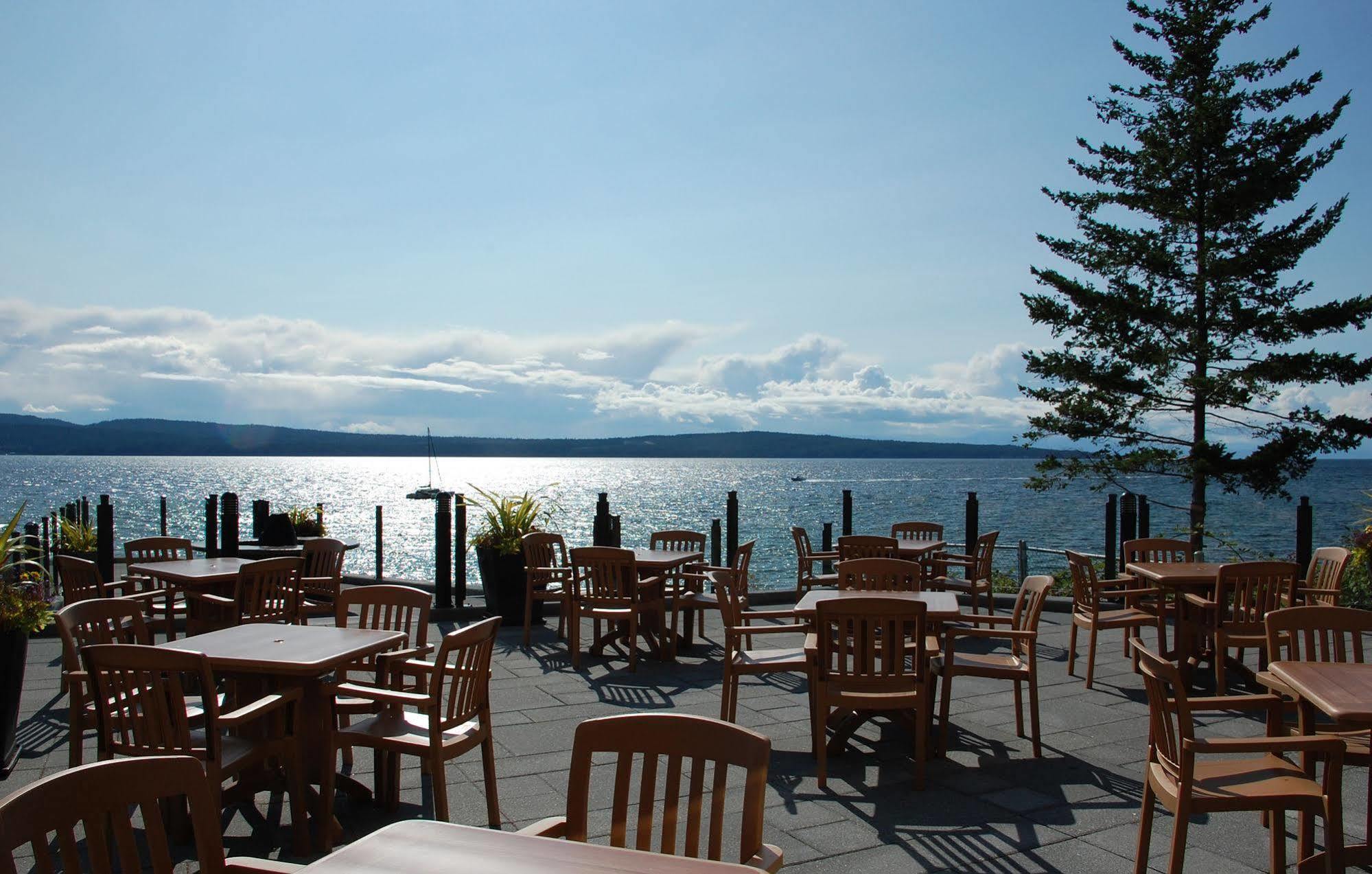 Beach Gardens Resort And Marina Powell River Exterior photo