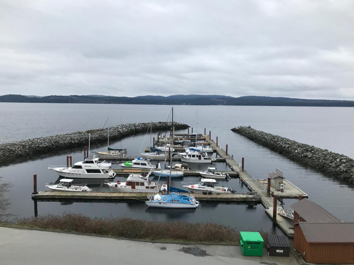 Beach Gardens Resort And Marina Powell River Exterior photo