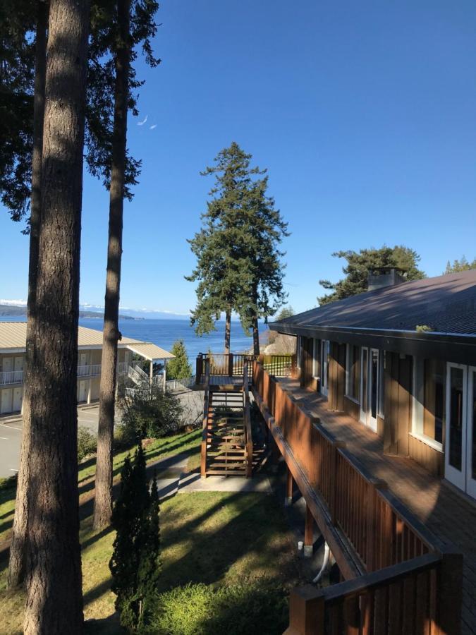 Beach Gardens Resort And Marina Powell River Exterior photo